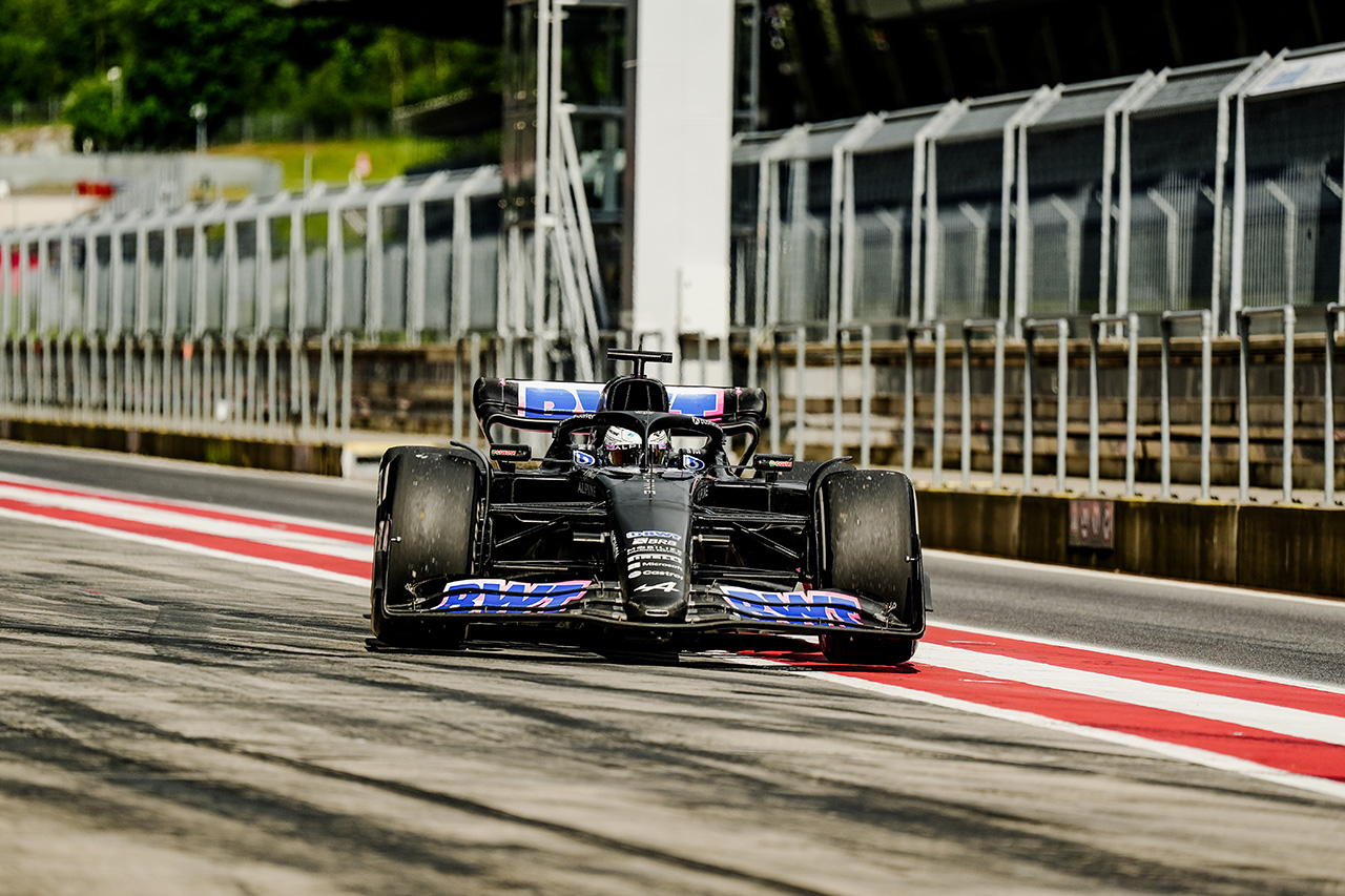 アルピーヌF1 マルタンスとマイニが旧型F1マシンでテストを完了