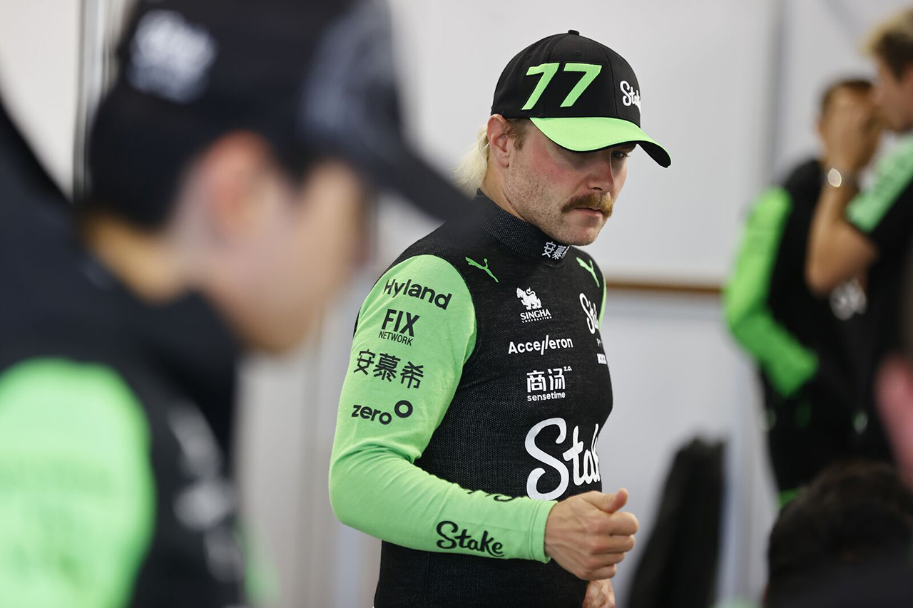 バルテリ・ボッタス F1キャリアの鍵はカルロス・サインツJr.が握る？