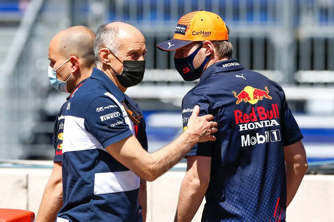 フェルスタッペンに「F1イギリスGPでのブーイングはナイトの称号だ」とトスト