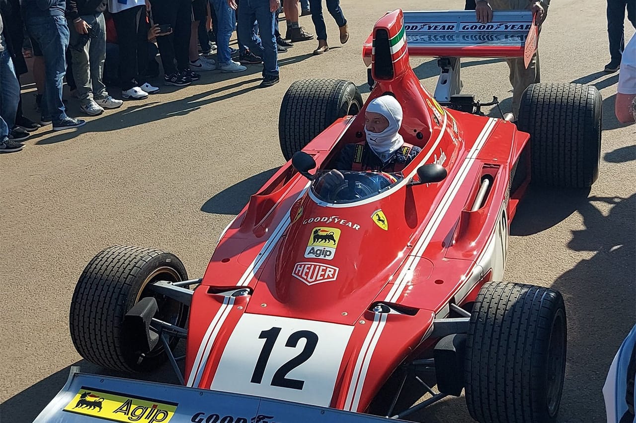 ニューウェイ グッドウッドでニキ・ラウダのフェラーリF1マシンで走行