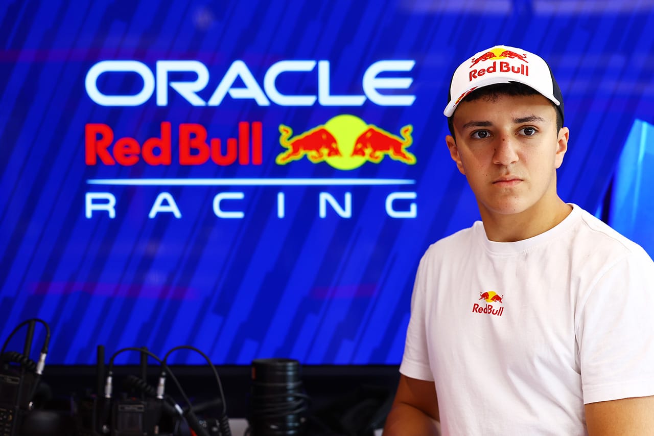 角田裕毅 2025年のRB F1のチームメイト候補にアイザック・ハジャー が浮上
