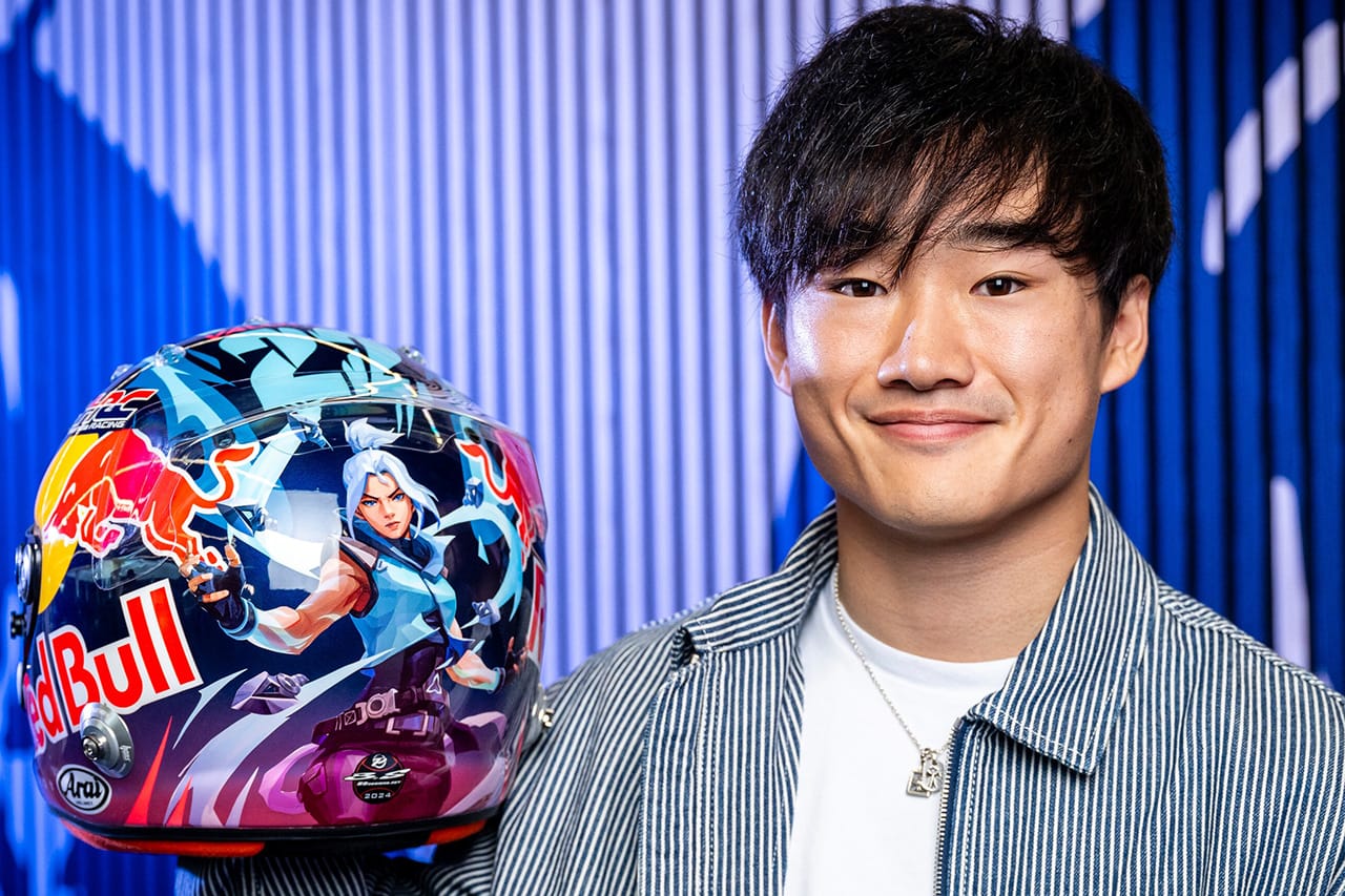 角田裕毅 2024年F1ベルギーGPで“VALORANT”仕様の特別ヘルメット