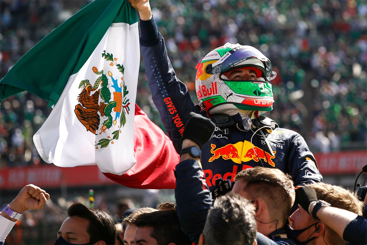 セルジオ・ペレス レッドブルF1残留にリバティとメキシコスポンサーの介入?