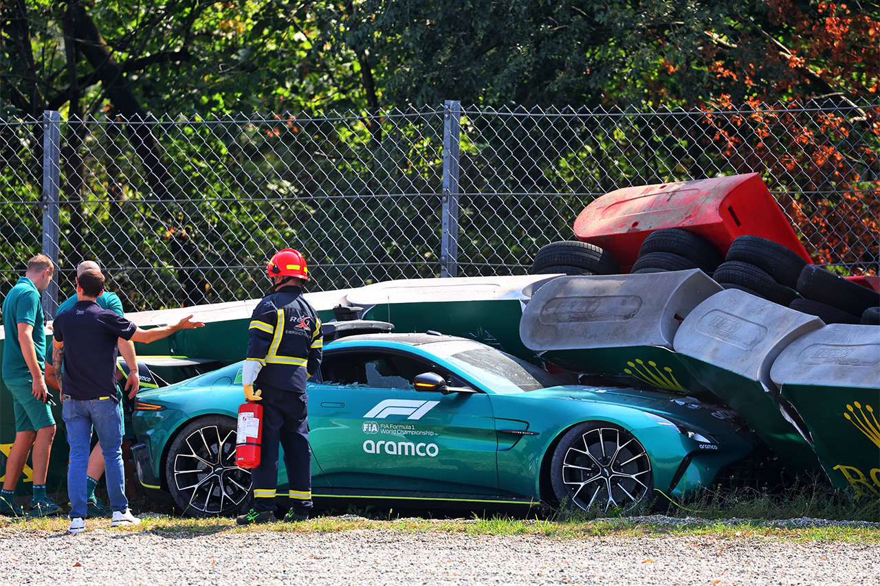 F1イタリアGP セーフティカーがモンツァの高速区間でテスト中に事故