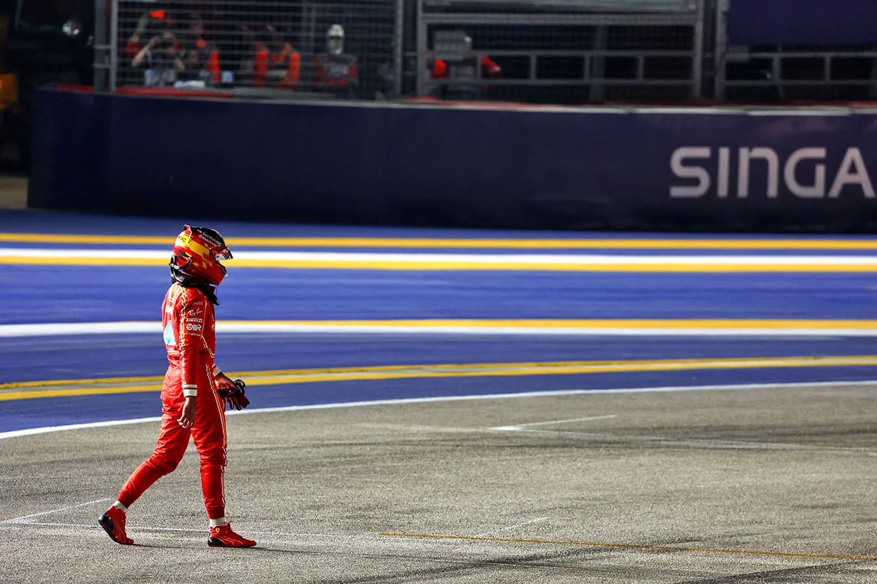 F1シンガポールGP 予選:コースを横切ったサインツに400万円の罰金