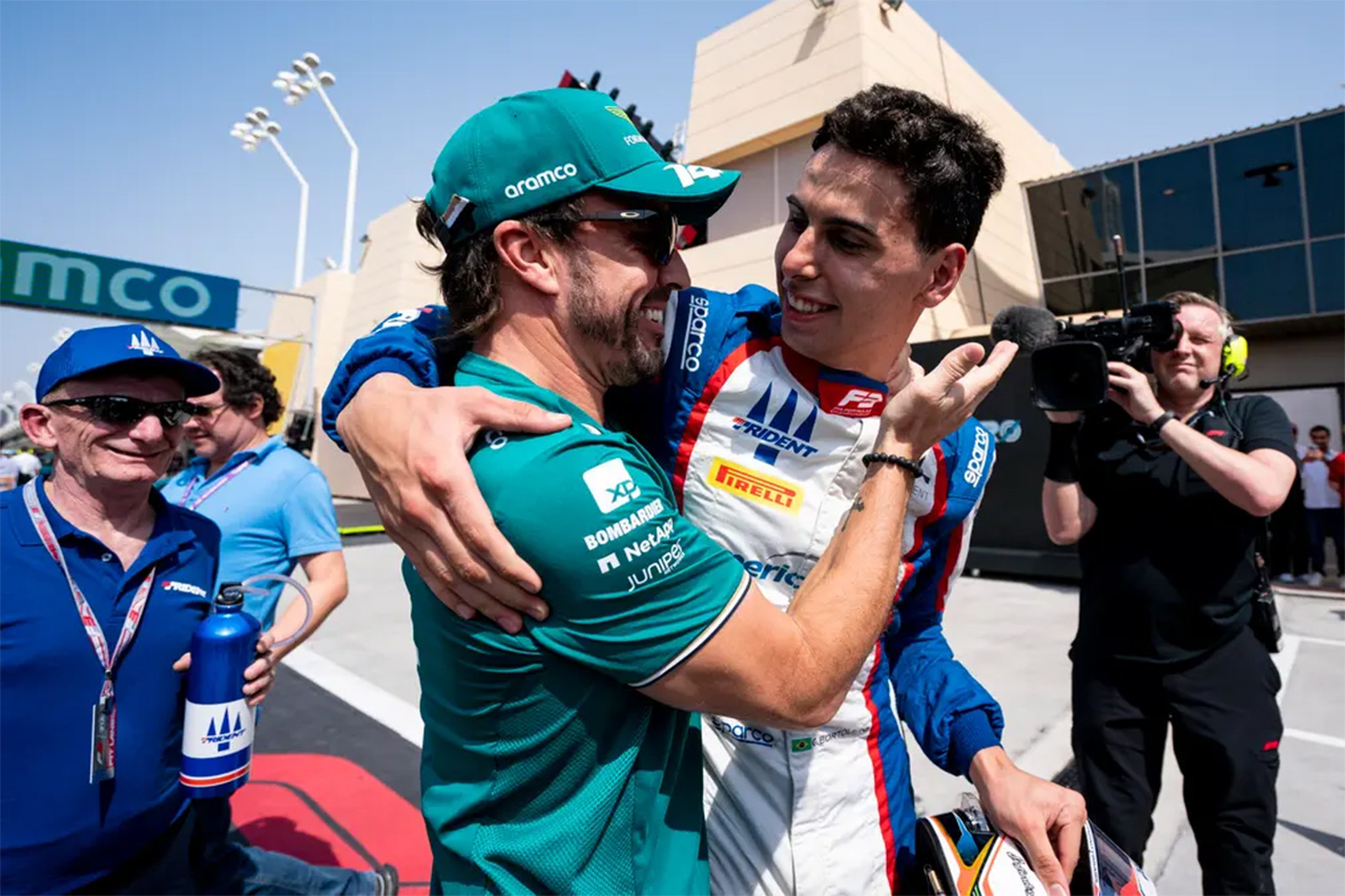 アロンソ アウディ/ザウバーF1は「まだ2025年のドライバーを熟考中」