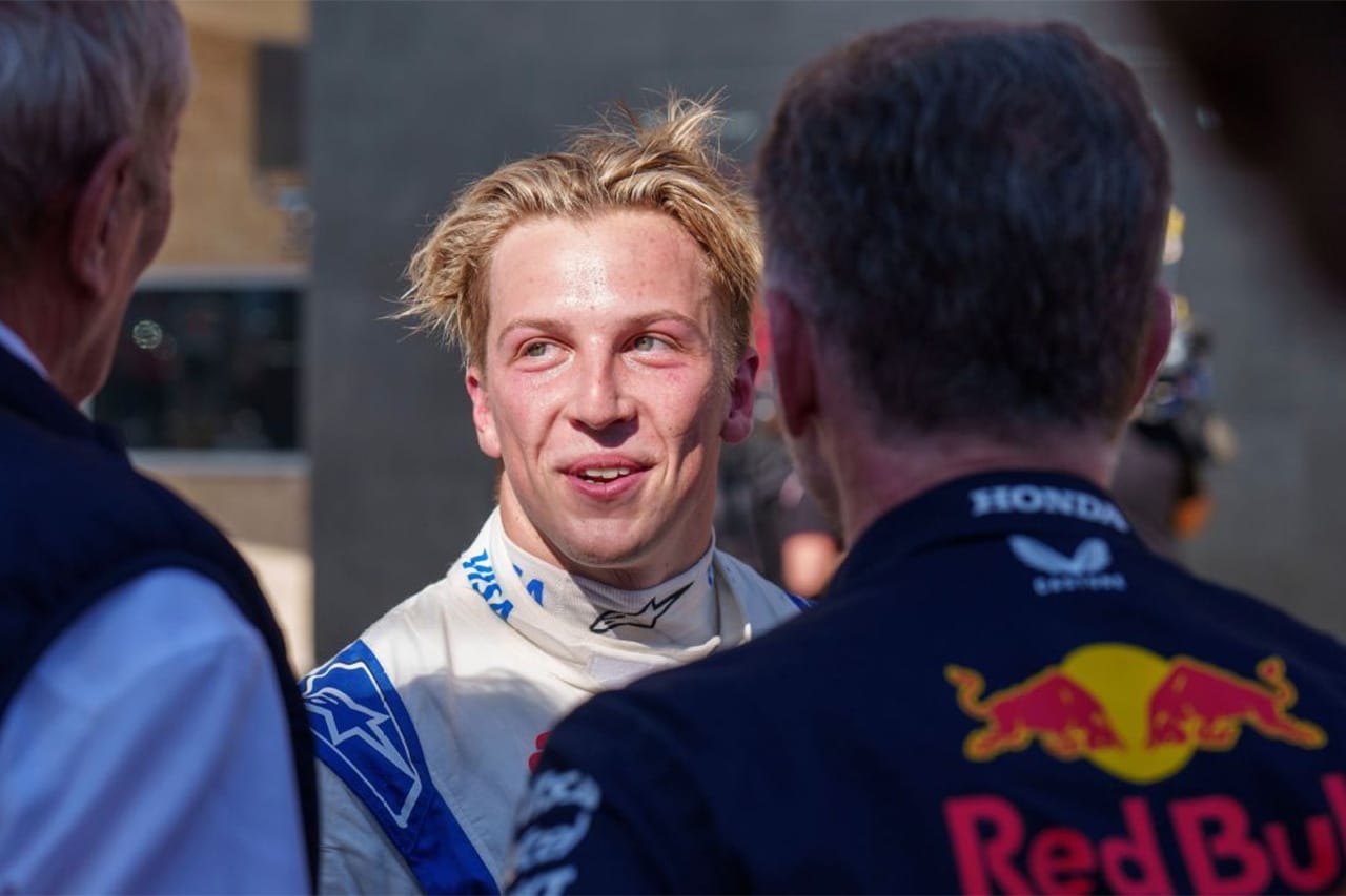 セルジオ・ペレスとリアム・ローソンが接触も「独立した2チーム」とホーナー