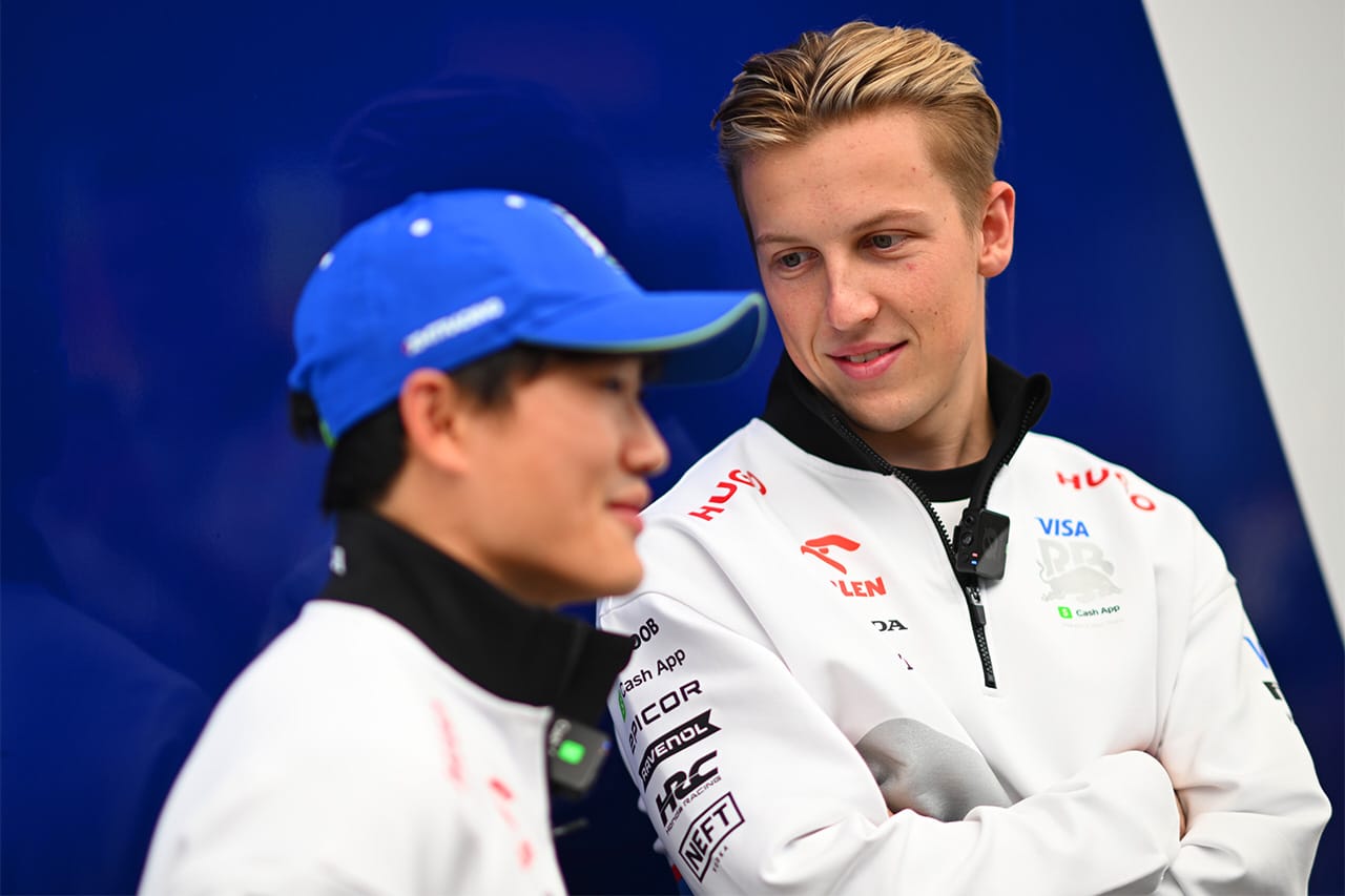 角田裕毅がF1マシンに乗るのを見ているのは「辛かった」とリアム・ローソン