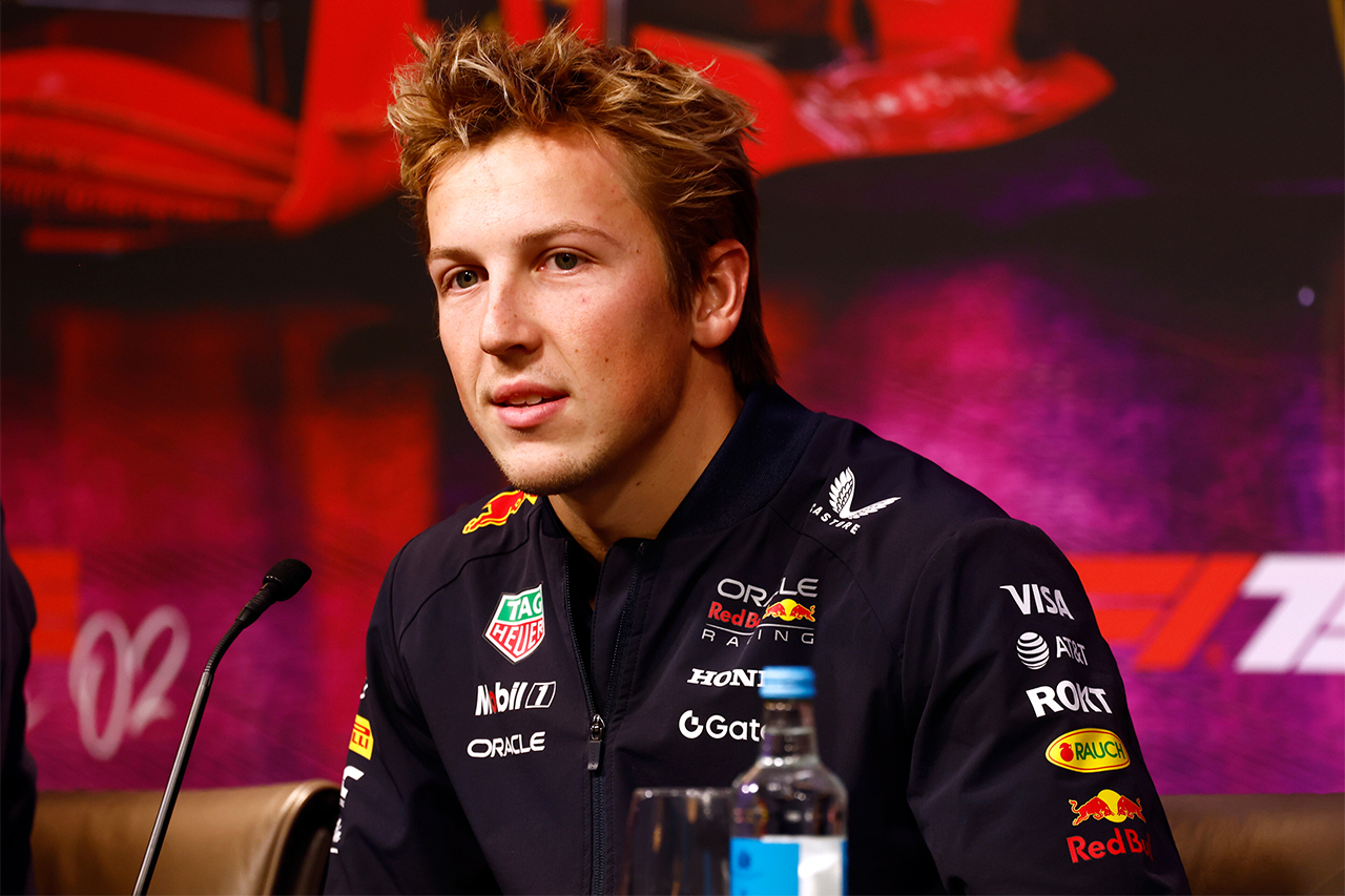 ローソン レッドブルF1でフェルスタッペンの“サポート役”との質問に不快感