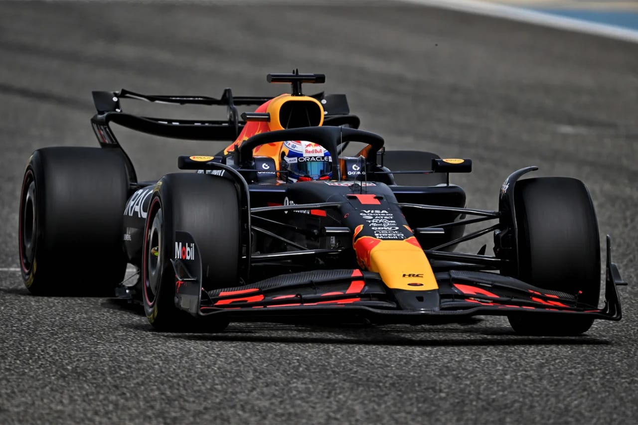 レッドブル 2025年F1開幕戦に向けて「マクラーレンにコンマ2~3秒遅れ」
