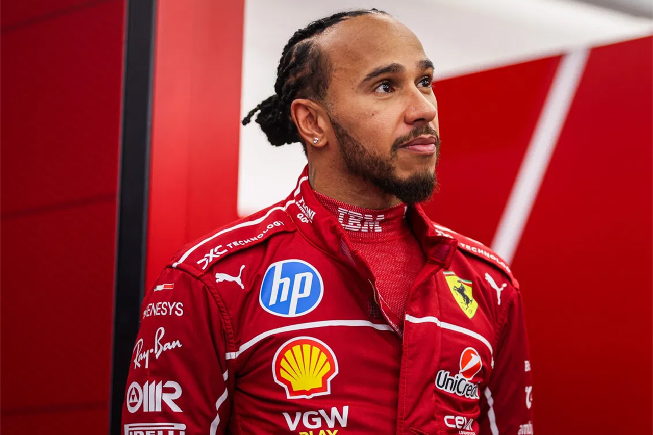 ルイス・ハミルトン フェラーリのF1マシンで満足のコックピット位置をゲット