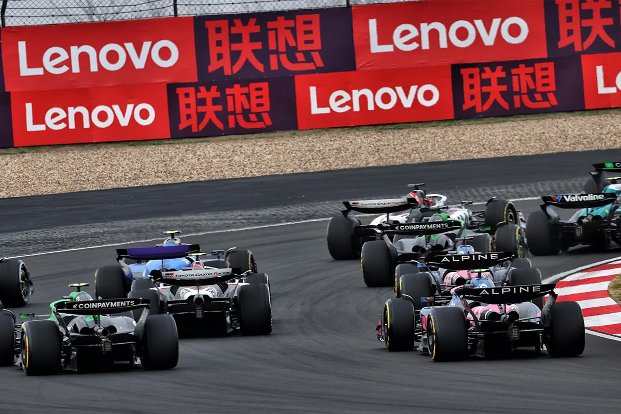 F1：リアウイング剛性強化で「4～5チームが仕様変更」とFIA