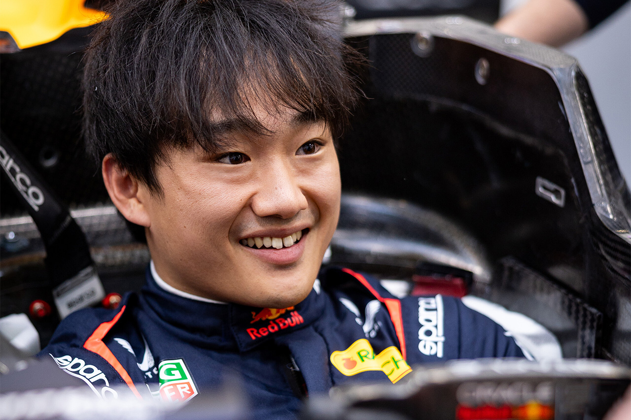 角田裕毅 レッドブルF1の悪評RB21は「シミュレーターでは変な感覚はない」