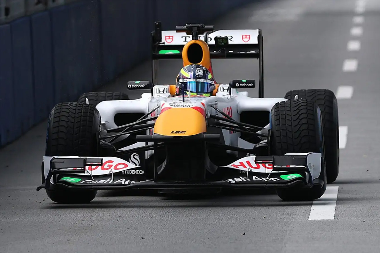 東京でのF1デモランイベントでマシンを壊したアイザック・ハジャー