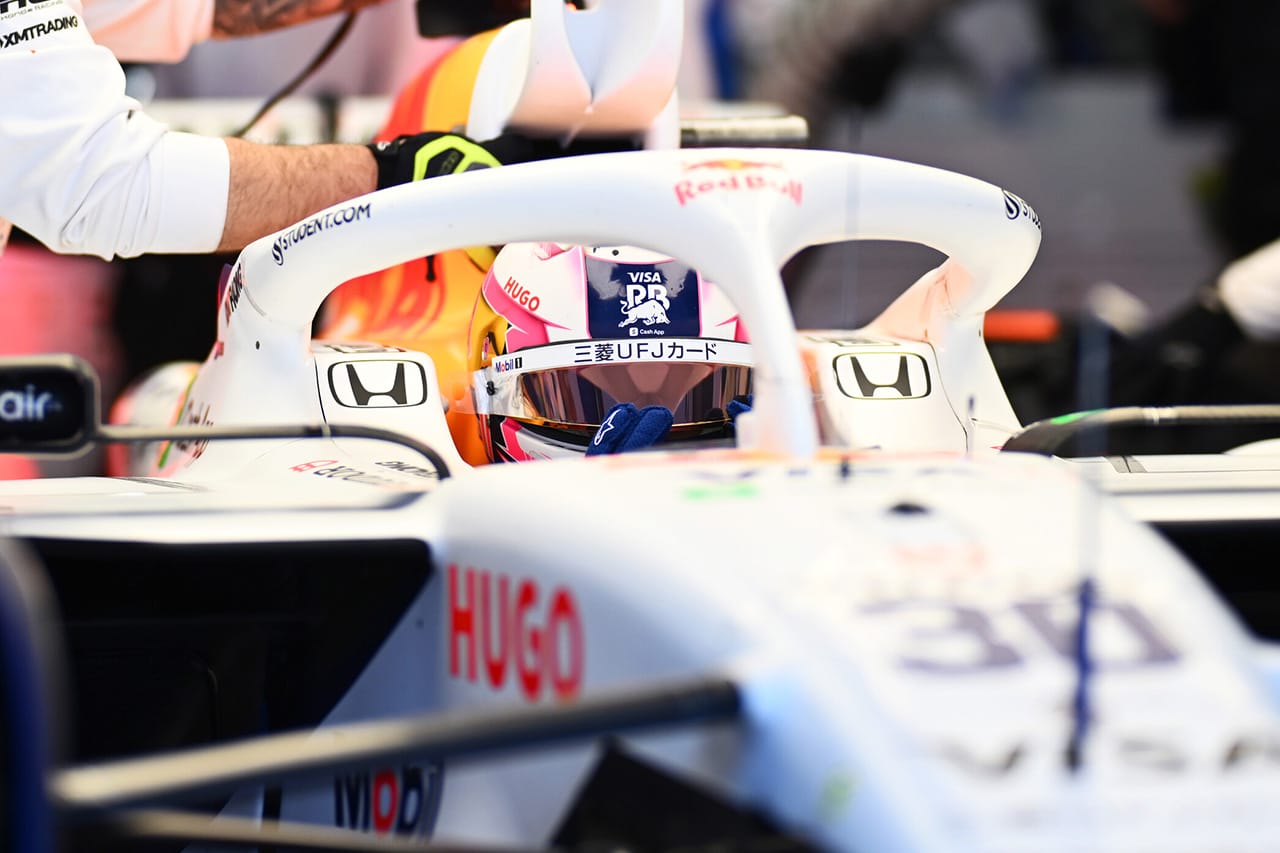 F1日本GP：VCARBのバイザーステッカー「三菱UFJカード」が話題