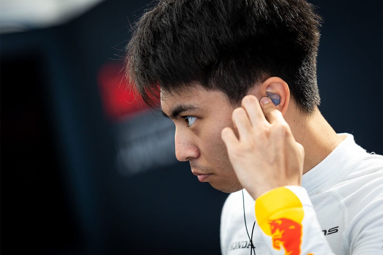 岩佐歩夢 F1バーレーンGPでレッドブルのFP1を担当