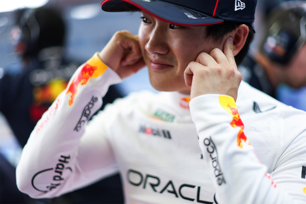 F1バーレーンGP FP2:角田裕毅はフェルスタッペンから0.7秒差の18番手