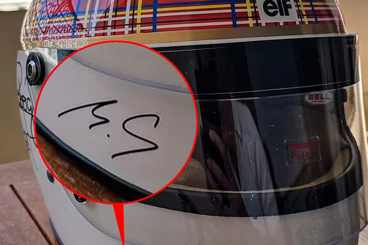 F1:ミハエル・シューマッハ チャリティヘルメットに“直筆サイン”