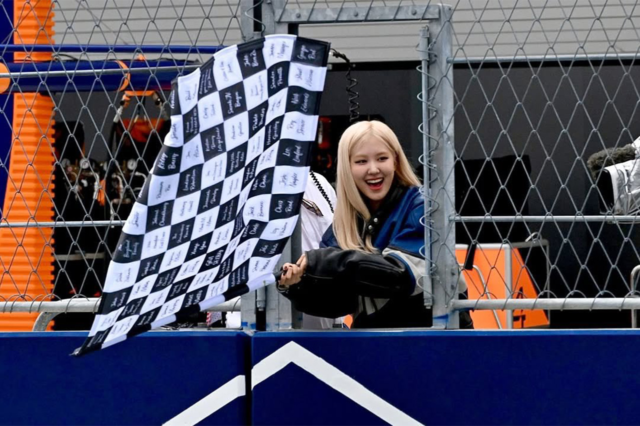 F1マイアミGP：BLACKPINKのロゼがスプリントでチェッカーフラッグを担当