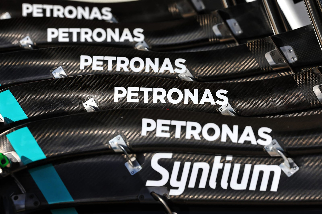 メルセデスF1に迫る危機 ペトロナスが選んだバイオ燃料の落とし穴
