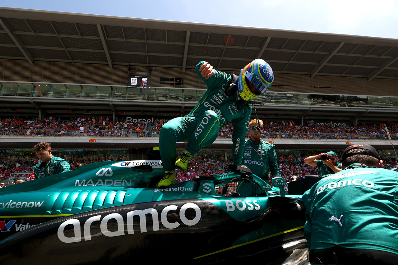 フェルナンド・アロンソ F1スペインGPで創造的オーバーテイク 今季初ポイント