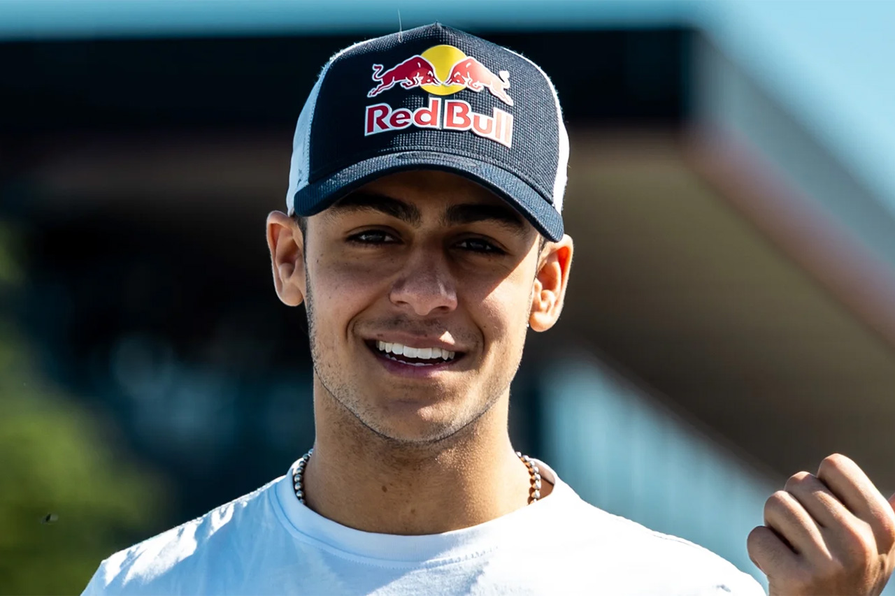 リンドブラッド F1スーパーライセンスは「偶然」 フェルスタッペン代役説を否定