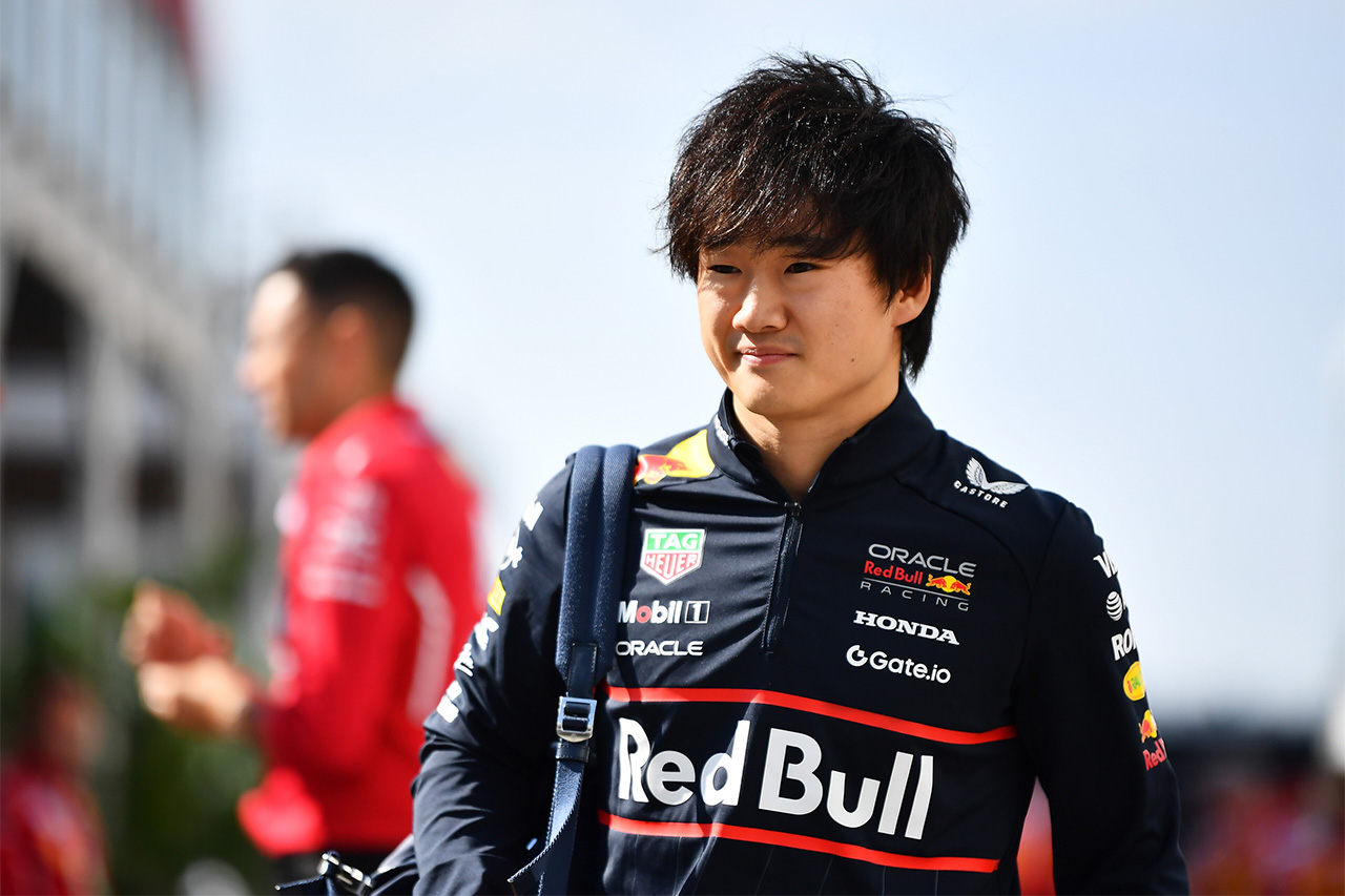 角田裕毅は「ペレスよりフェルスタッペンに近づいている」とレッドブルF1代表