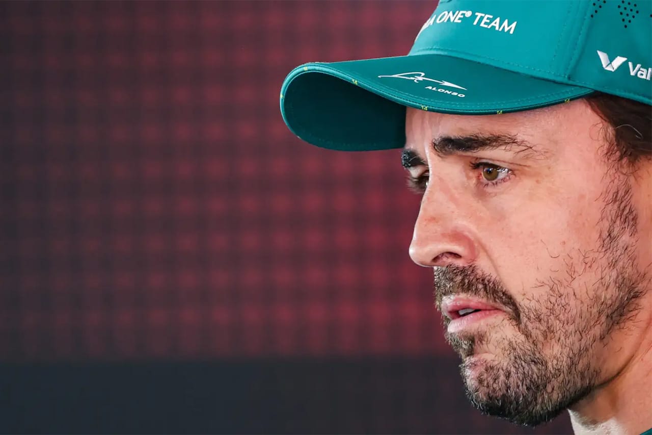 雨のF1レースは“ドライバーが違いを生む”という考えは「でたらめ」とアロンソ