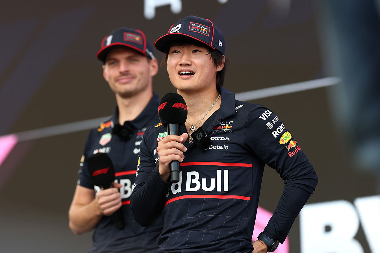 角田裕毅 レッドブルF1でフェルスタッペンから教わった「強い酒」