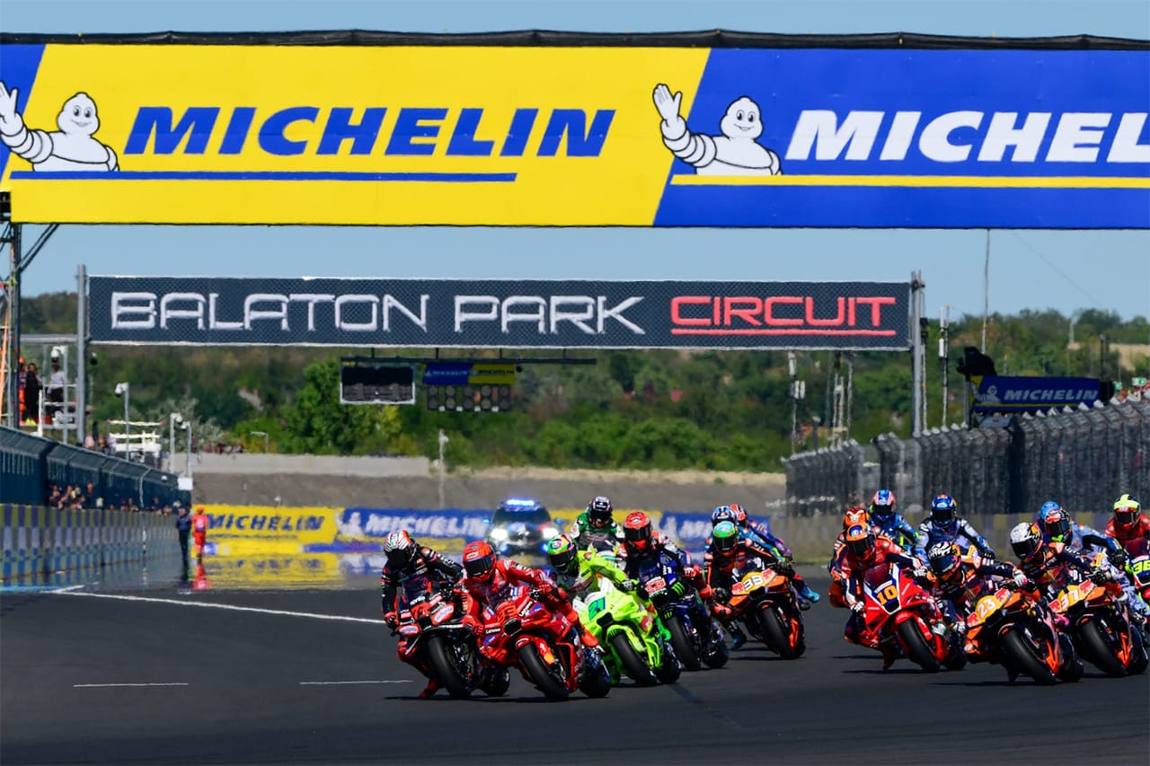 MotoGP：マルク・マルケス、ベッツェッキとの接触を経て7連勝達成