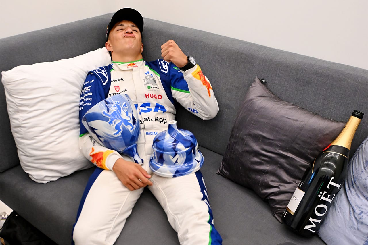 アイザック・ハジャー 壊れたF1初表彰台トロフィー返却希望「本物が欲しい」