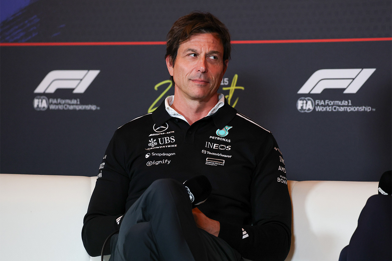 メルセデスF1代表 レッドブルの自社エンジン計画は「エベレスト級の難題」