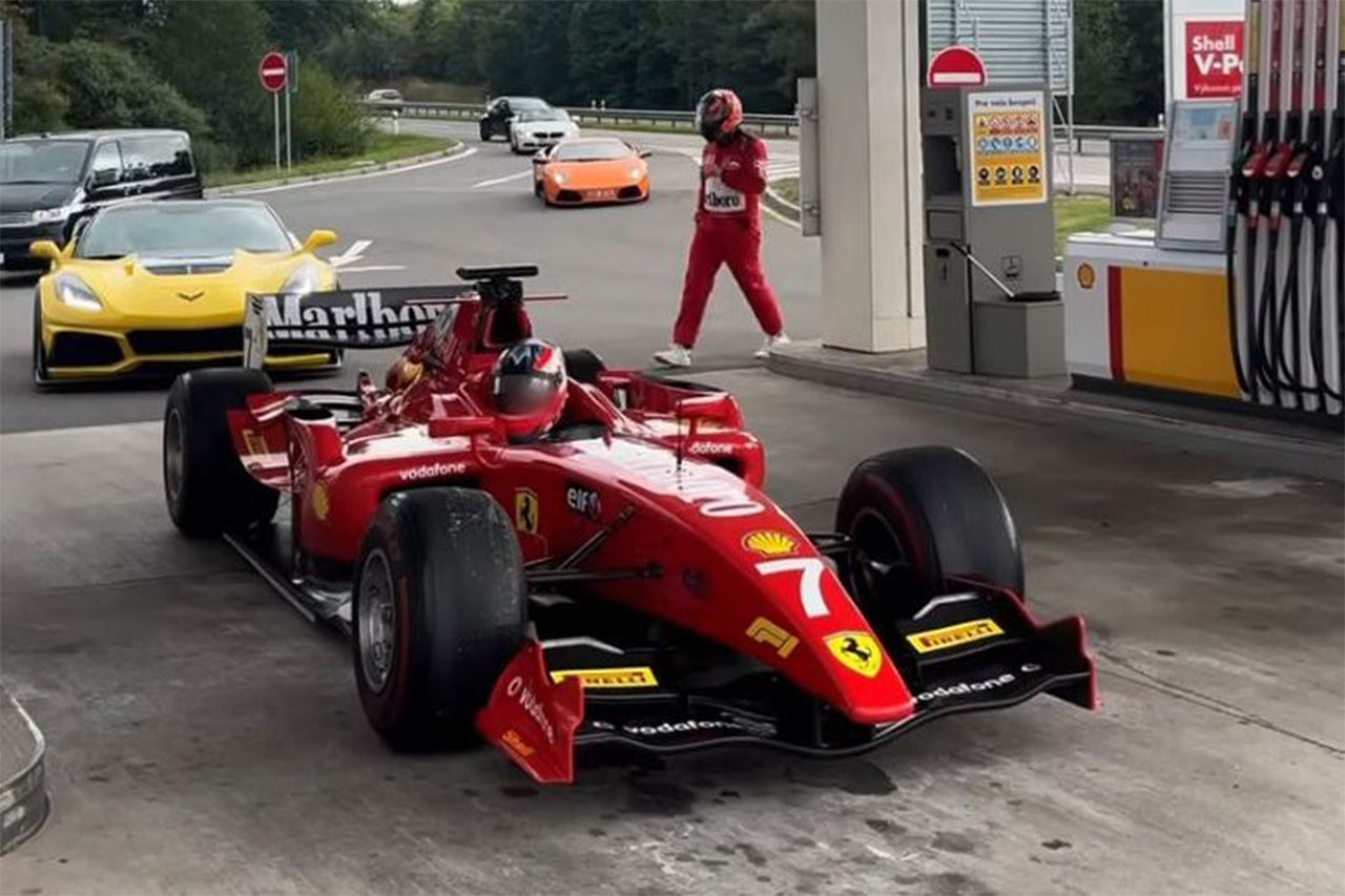 チェコの高速道路を走った“フェラーリF1マシンもどき” 6年越しの逮捕劇