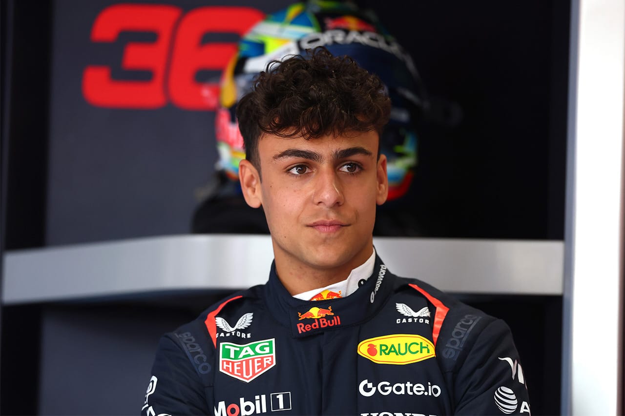 リンドブラッド 2026年レーシングブルズ加入報道 ハジャー後任でF1デビュー