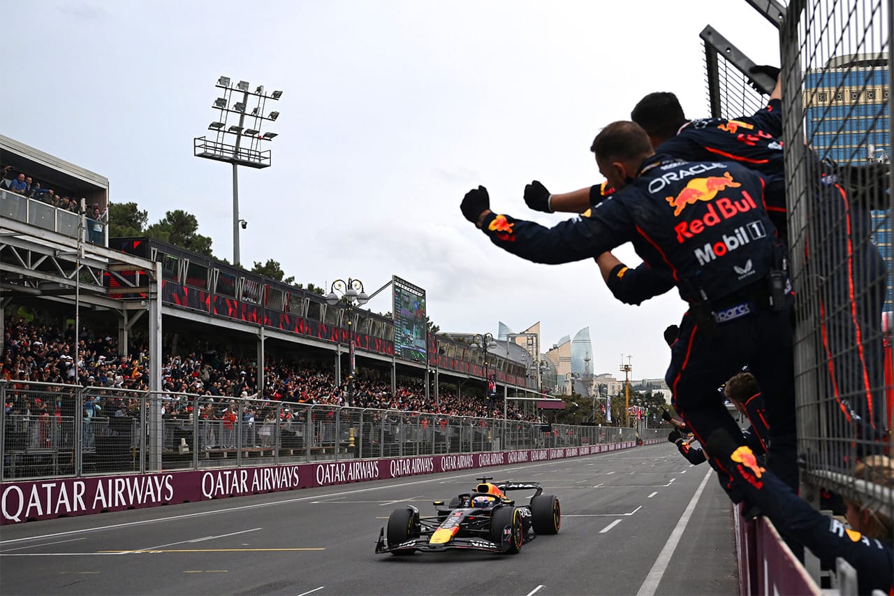 F1アゼルバイジャンGP ピレリ決勝総括：路面進化と低温が1ストップを後押し