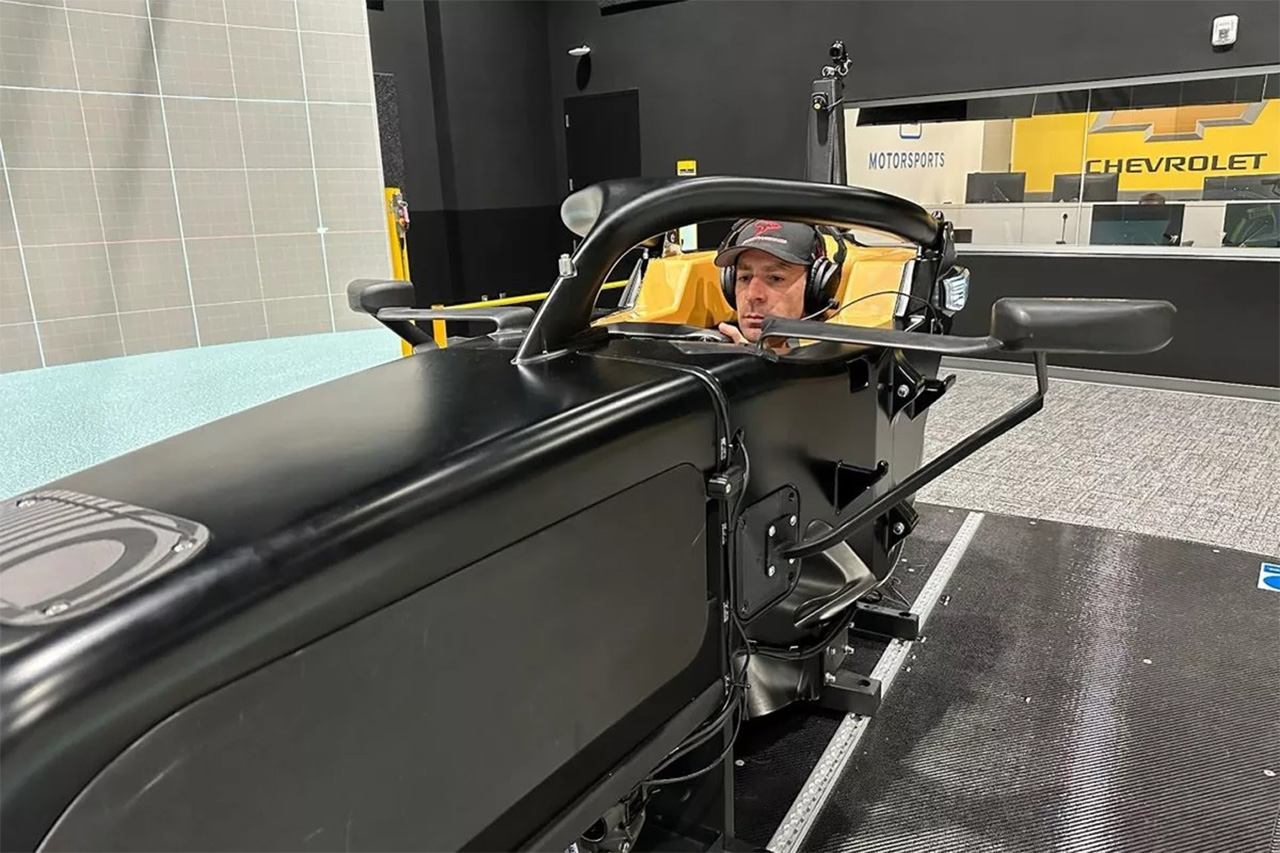 キャデラックF1 シモン・パジェノーをシミュレータードライバーに起用