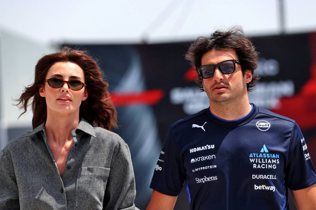 F1、カルロス・サインツJr.の中継批判に反論「レース映像を最優先している」