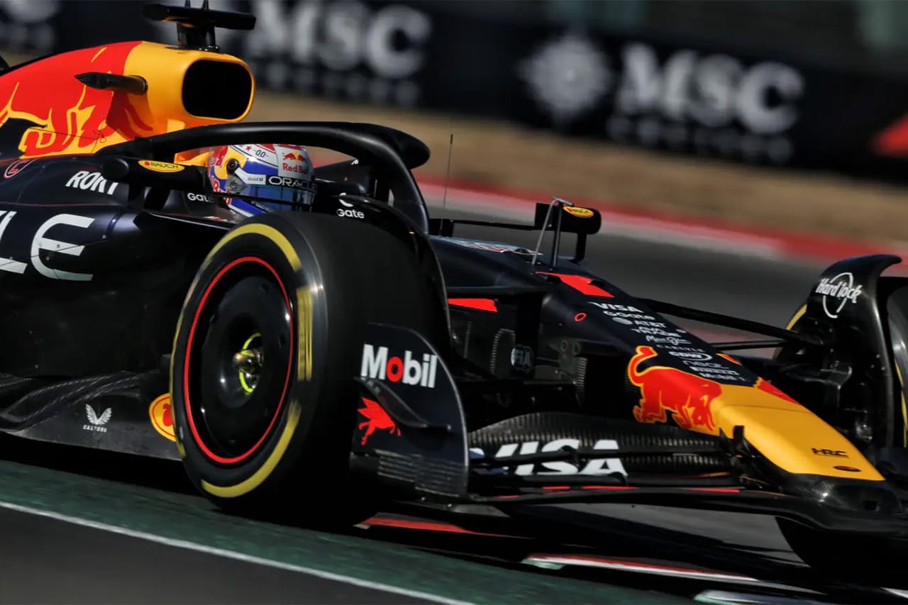 レッドブルF1、マクドナルドとコラボ 角田裕毅＆マックス車に“黄金のアーチ”