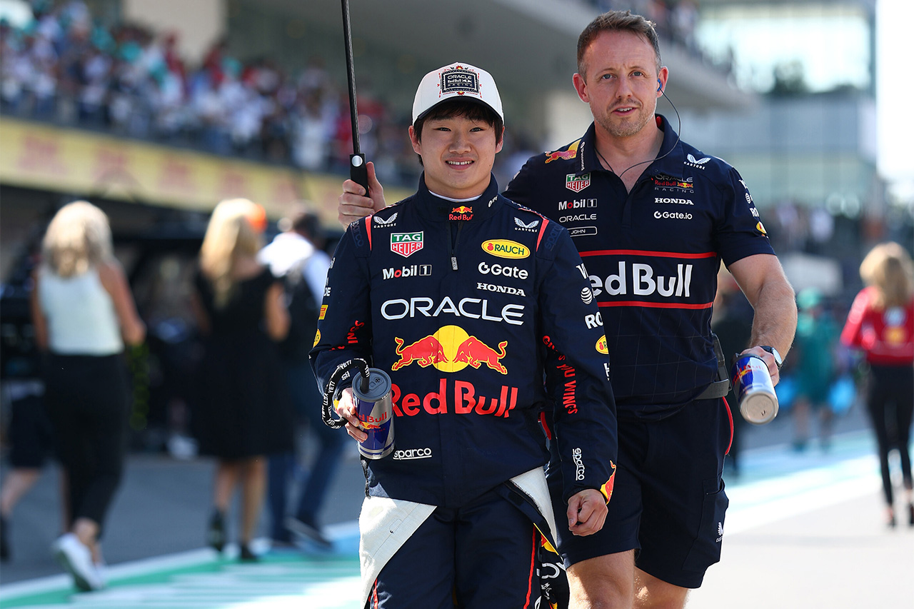 角田裕毅の前進がレッドブルF1を迷わす 2026年ドライバー決定はアブダビ後