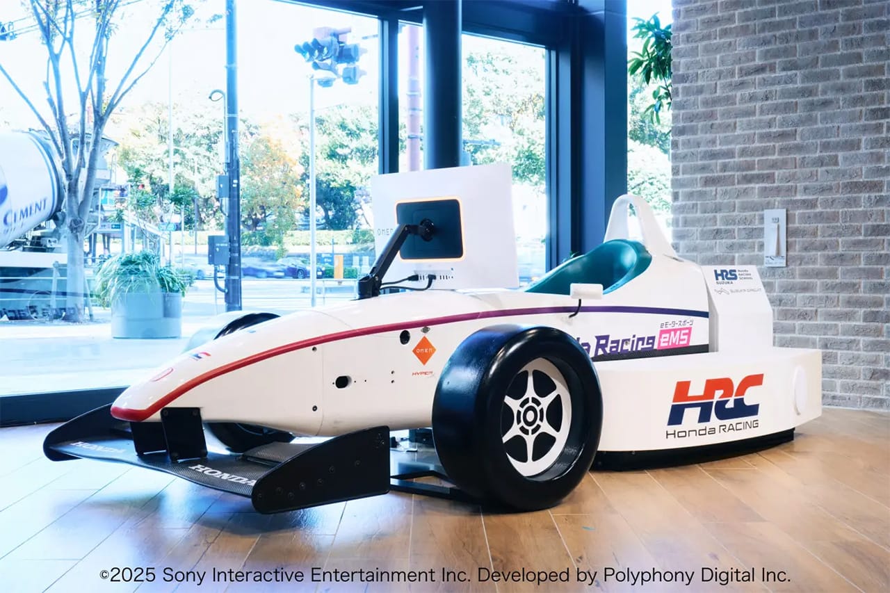 ホンダ、本格レーシングシミュレーター「Honda eMS SIM-01」を限定発売