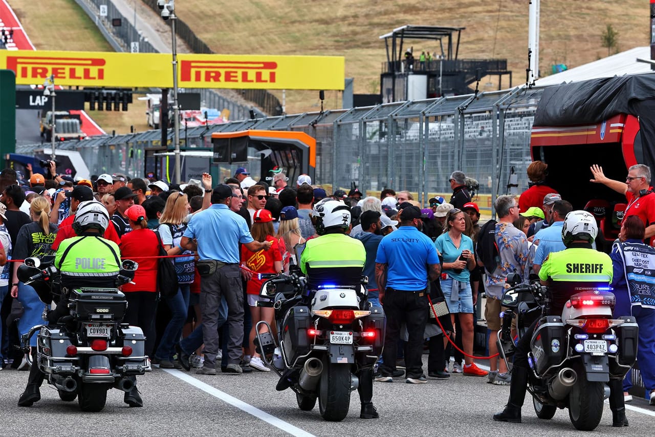 F1サンパウロGPで不正警察エスコート疑惑 メルセデスやレッドブルが関与か