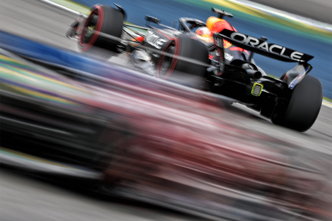 レッドブルF1がマクラーレンに反論 フェルスタッペン新PU投入で波紋
