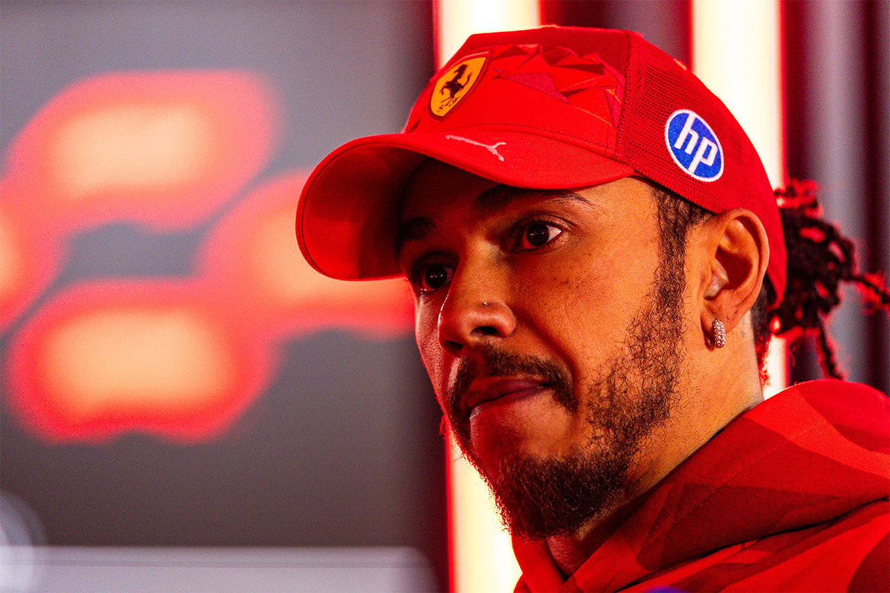 フェラーリF1代表 ルイス・ハミルトンの“最悪のシーズン”発言に「落ち着け」