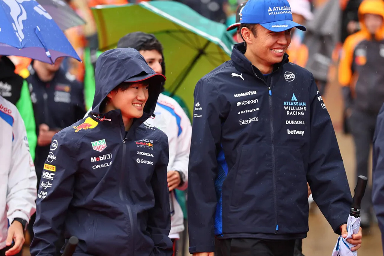 角田裕毅をアルボン激励「2021年の僕と似た状況。またF1で走る姿を見たい」