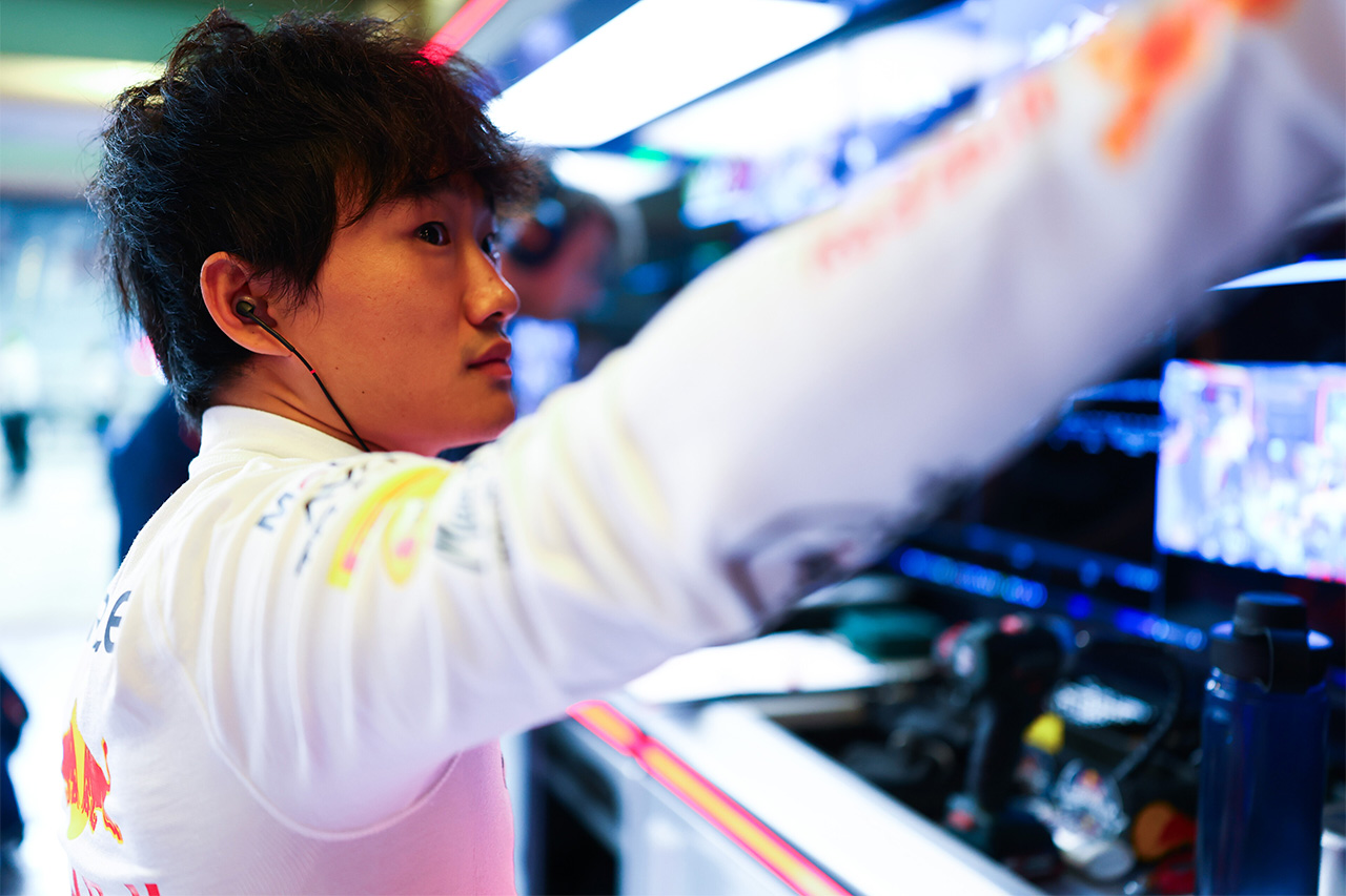角田裕毅 F1アブダビGP決勝へ「マックスを助けるために妥協する覚悟」