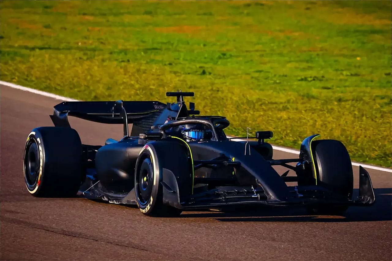 2026年F1マシン:初回のバルセロナテストで“通常リバリー禁止令”
