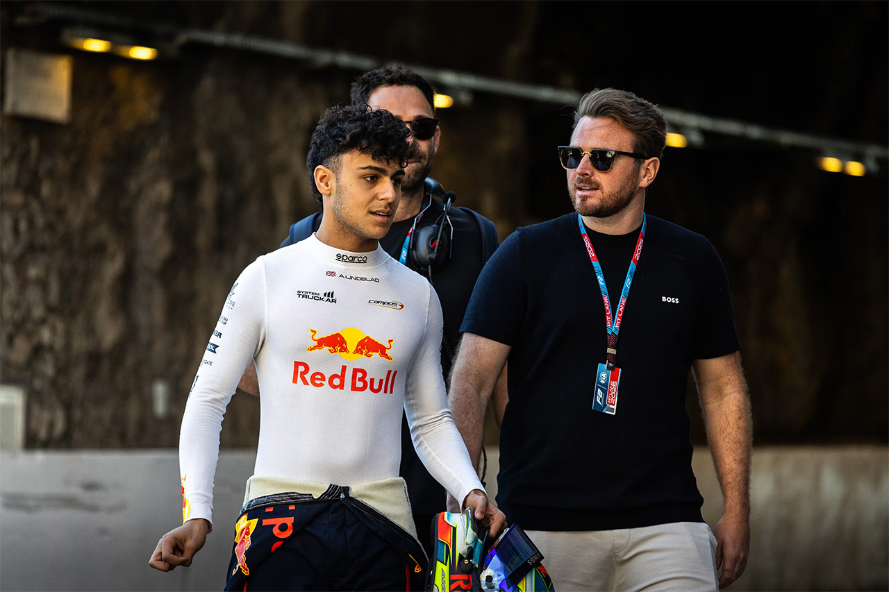 F1デビューのリンドブラッドの裏側 カートチームまで設立したローランドの支援