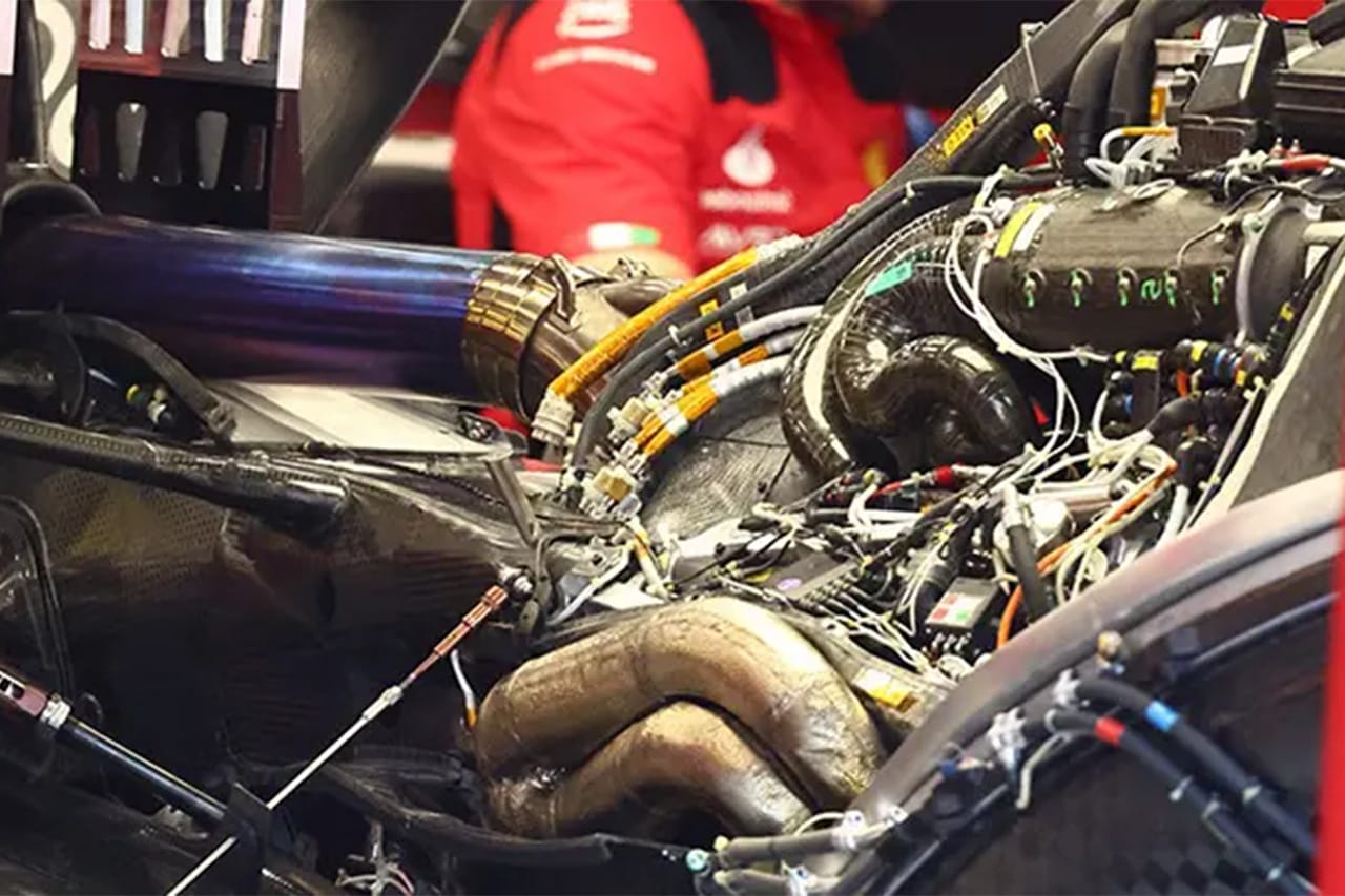 フェラーリ 2026年F1エンジンの鋼製シリンダーヘッドの真相と重心の問題