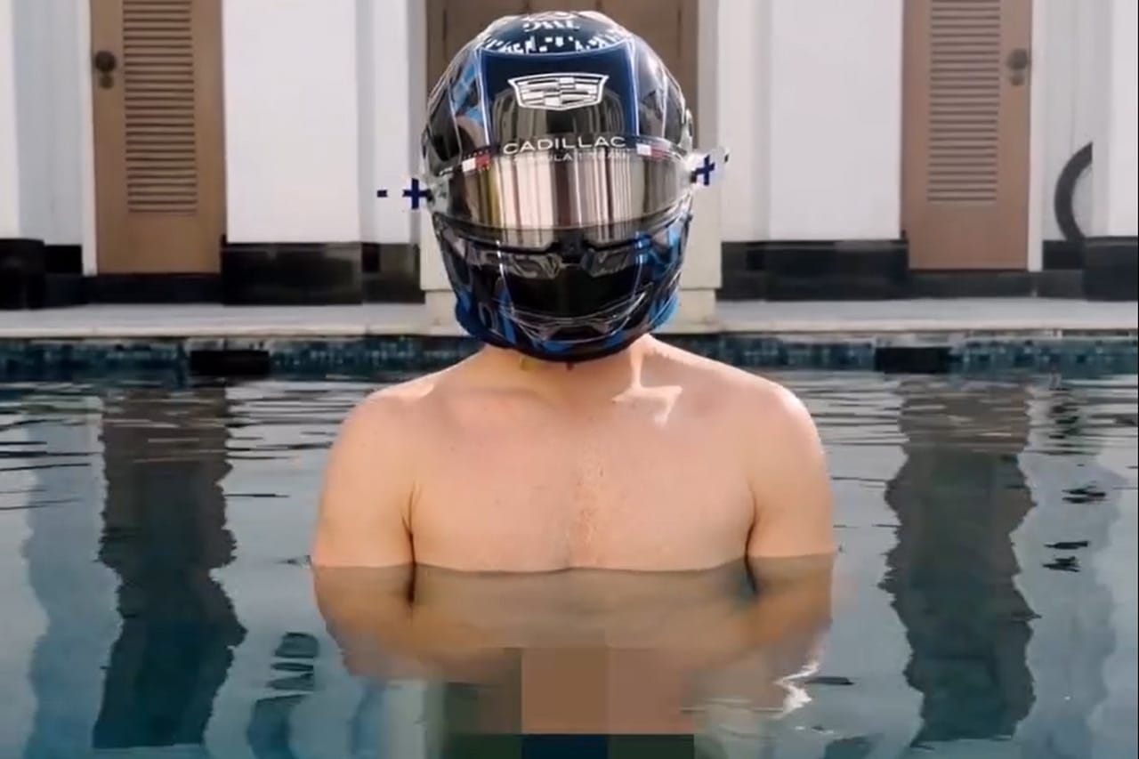 バルテリ・ボッタス キャデラックF1新ヘルメットを“全裸”で公開