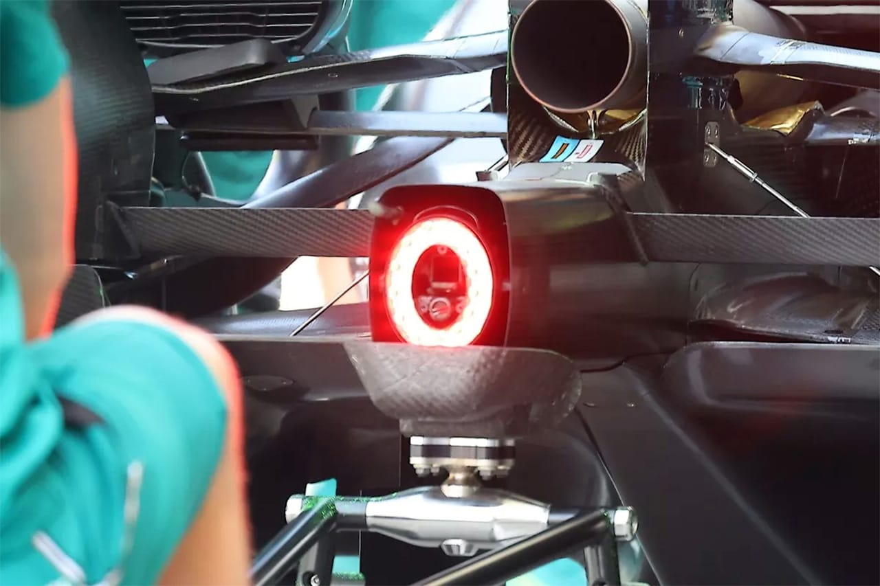 2026年F1マシン 雨天LEDが楕円形に変更 FOMが後方低位置カメラ搭載要請